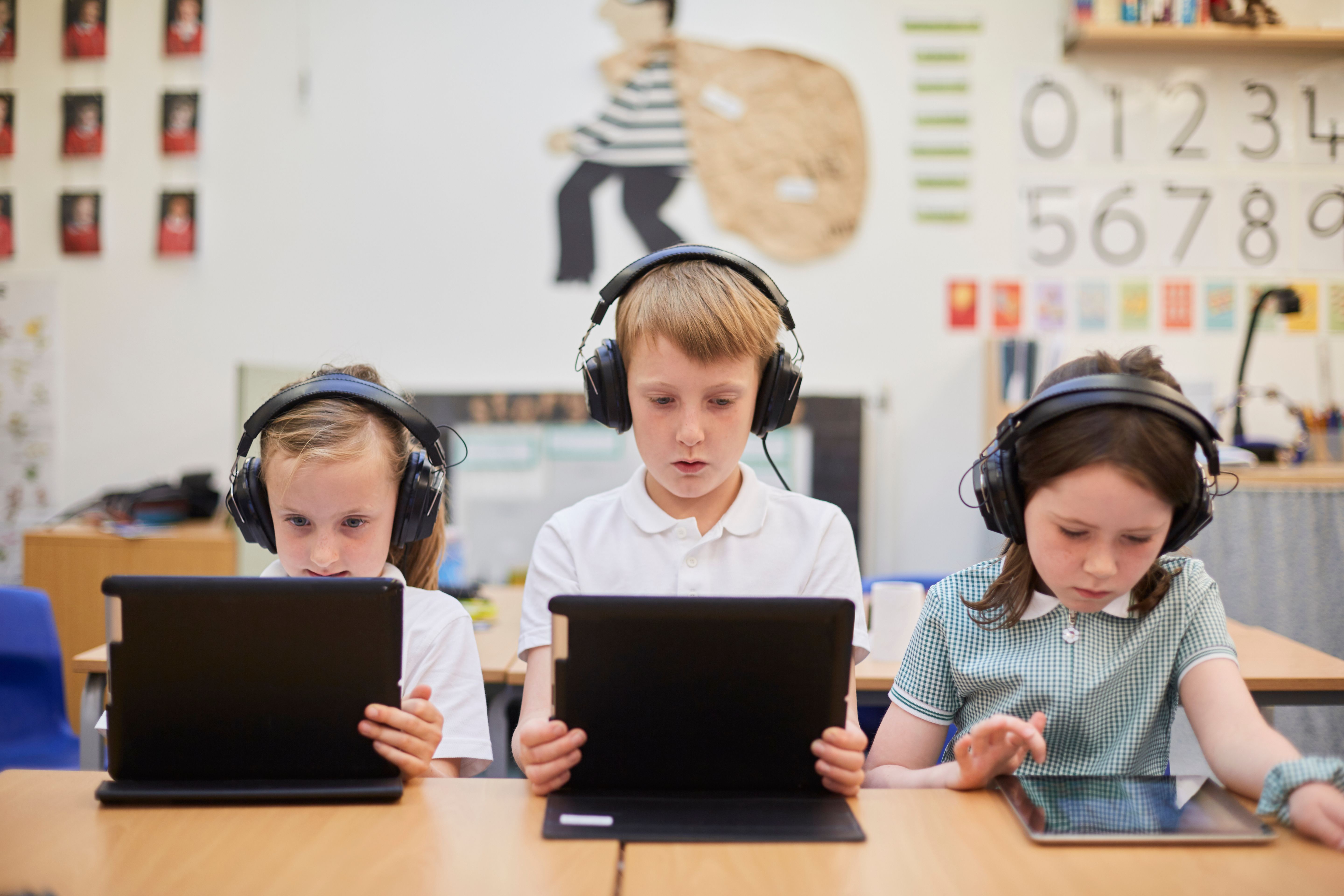 Аудирование урок 2. Аудирование в школе. аудирование в наше время. listening class. audio lesson.